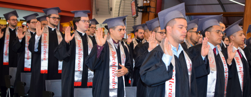 La UCAT gradúa a 184 nuevos profesionales